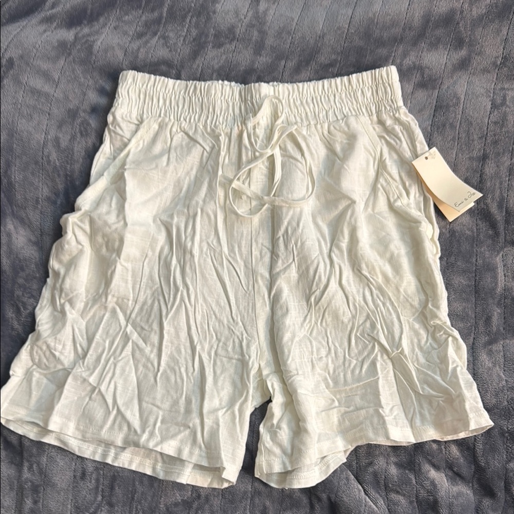 Casual White Drawstring Shorts